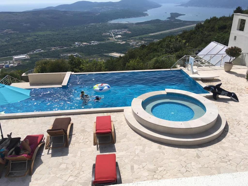 Eagle Eye Montenegro דירה *
